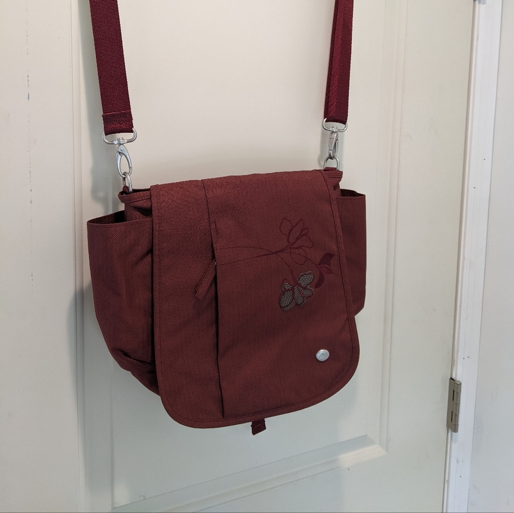 Convertible crossbody/backpack